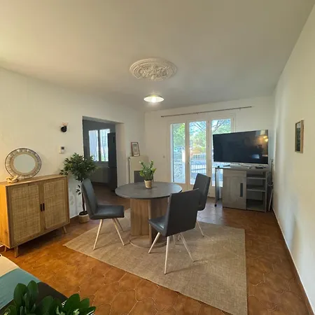 Petite Maison Independante *
